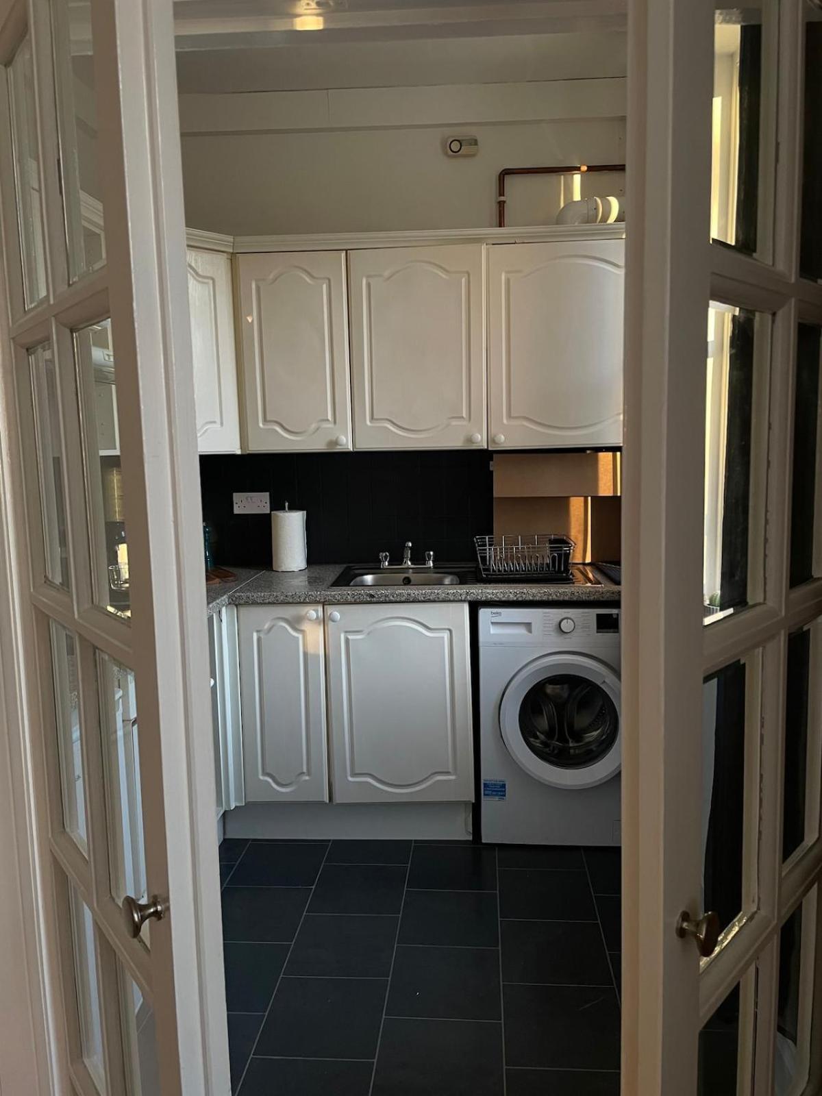 Apartamento Cozy Flat In The Heart Of Leith Edimburgo Exterior foto